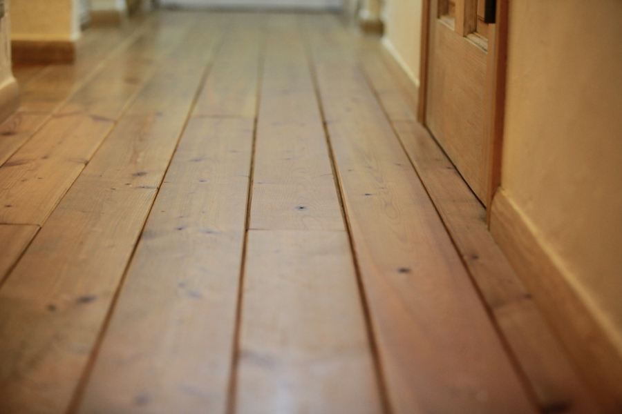 経年によって味わいを増した無垢の床